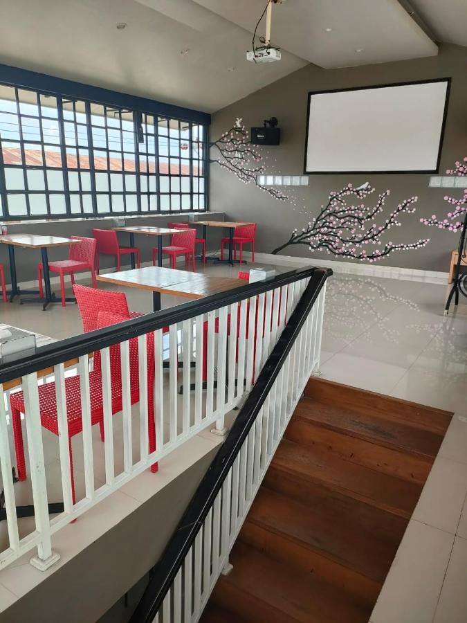Naka Hotel Kupang Kupang  Ngoại thất bức ảnh