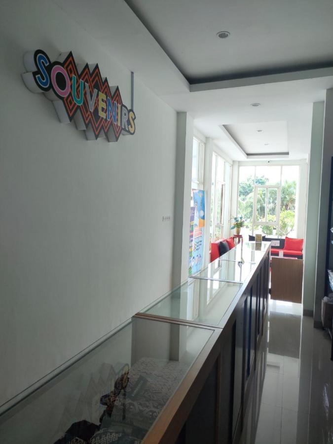 Naka Hotel Kupang Kupang  Ngoại thất bức ảnh