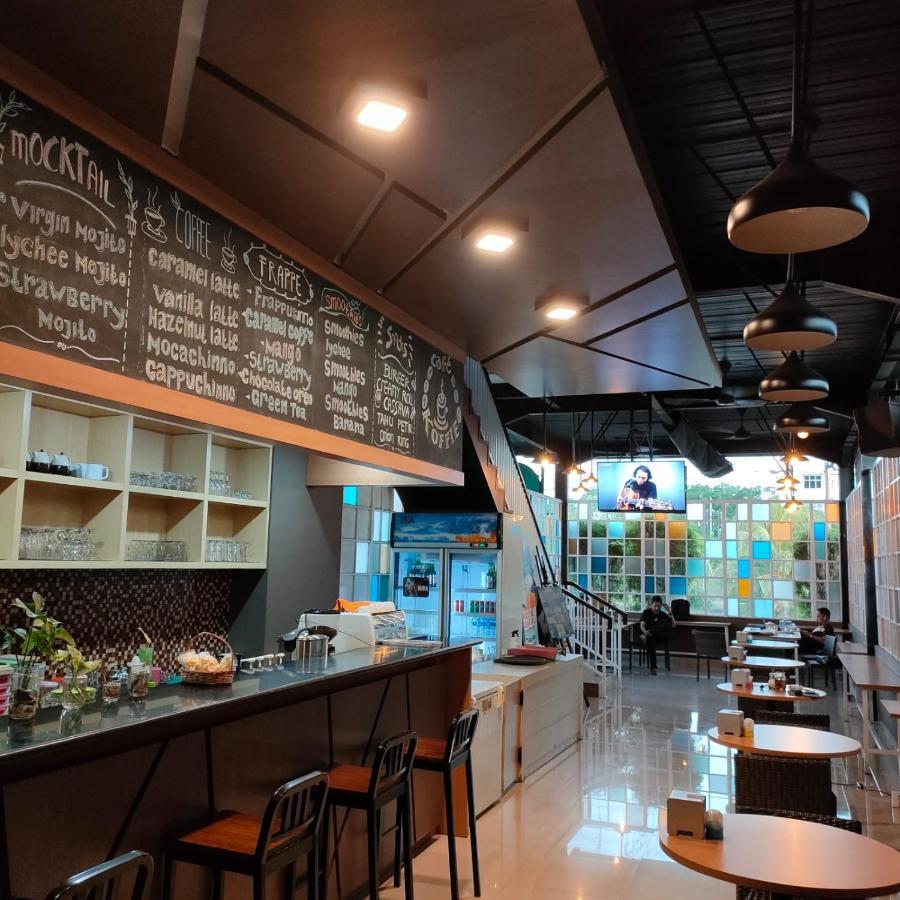 Naka Hotel Kupang Kupang  Ngoại thất bức ảnh