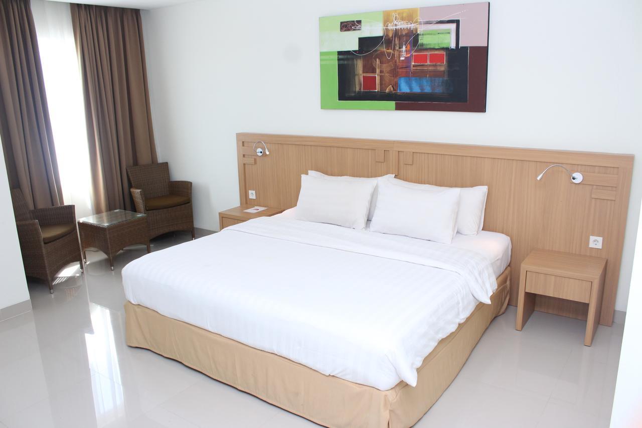 Naka Hotel Kupang Kupang  Ngoại thất bức ảnh