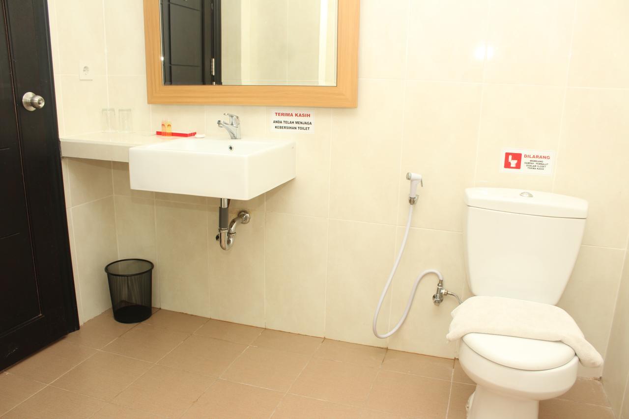 Naka Hotel Kupang Kupang  Ngoại thất bức ảnh