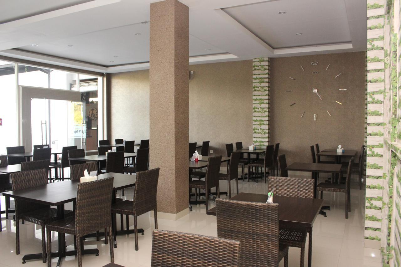Naka Hotel Kupang Kupang  Ngoại thất bức ảnh
