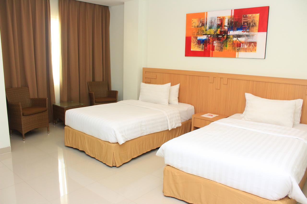 Naka Hotel Kupang Kupang  Ngoại thất bức ảnh