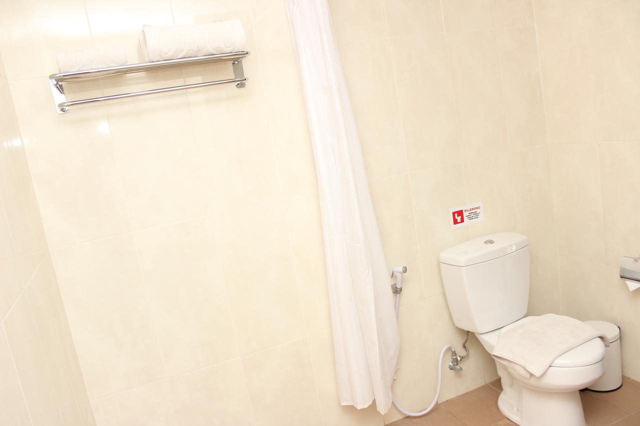 Naka Hotel Kupang Kupang  Ngoại thất bức ảnh